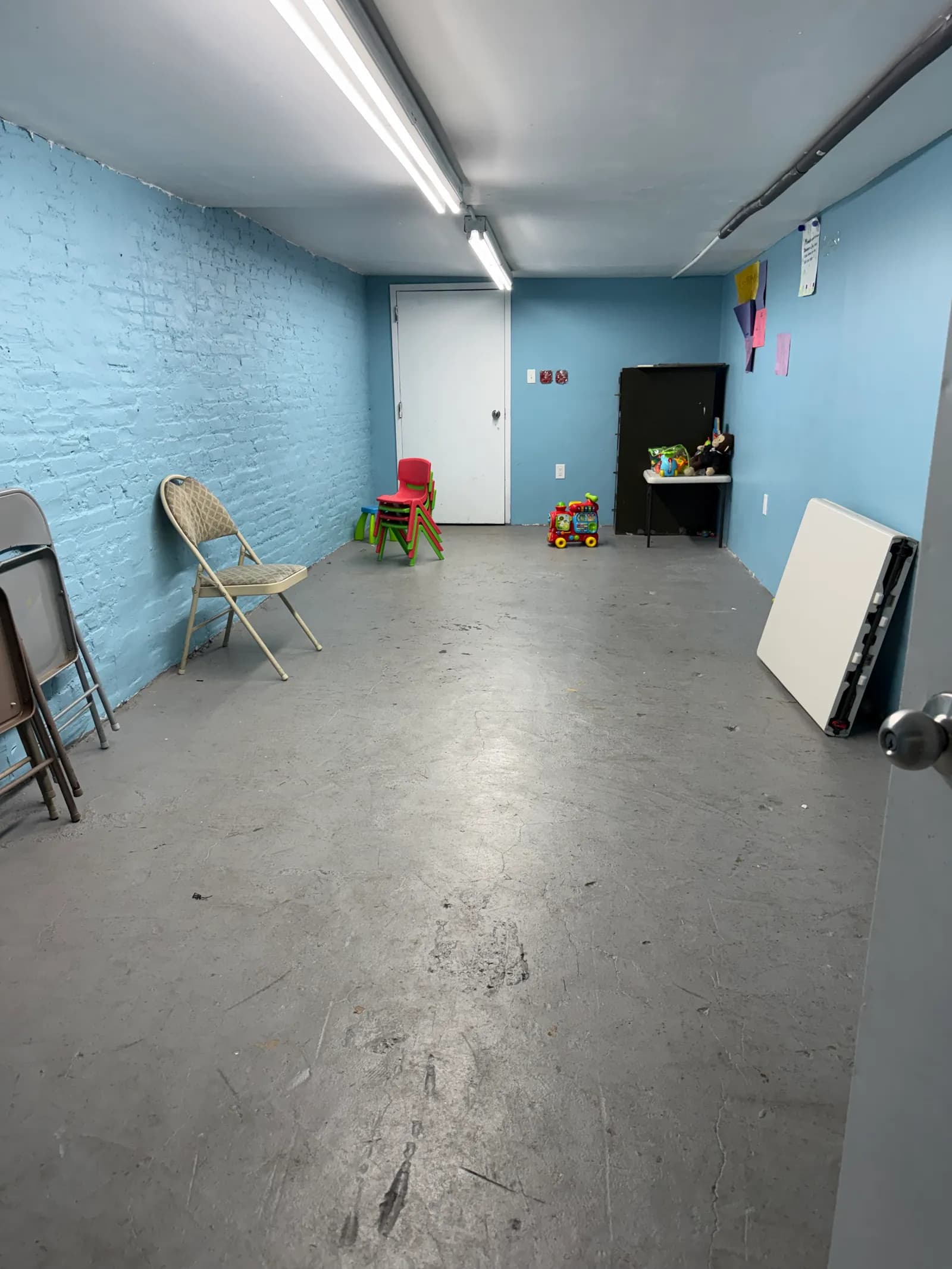 1,000 SF retail space for lease in Midwood, photo 2 of 3